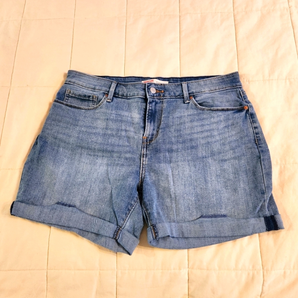Levi's Jean Shorts, Denim, Mid Rise, Rolled Hem Whiskered Size 12 EUC Summer